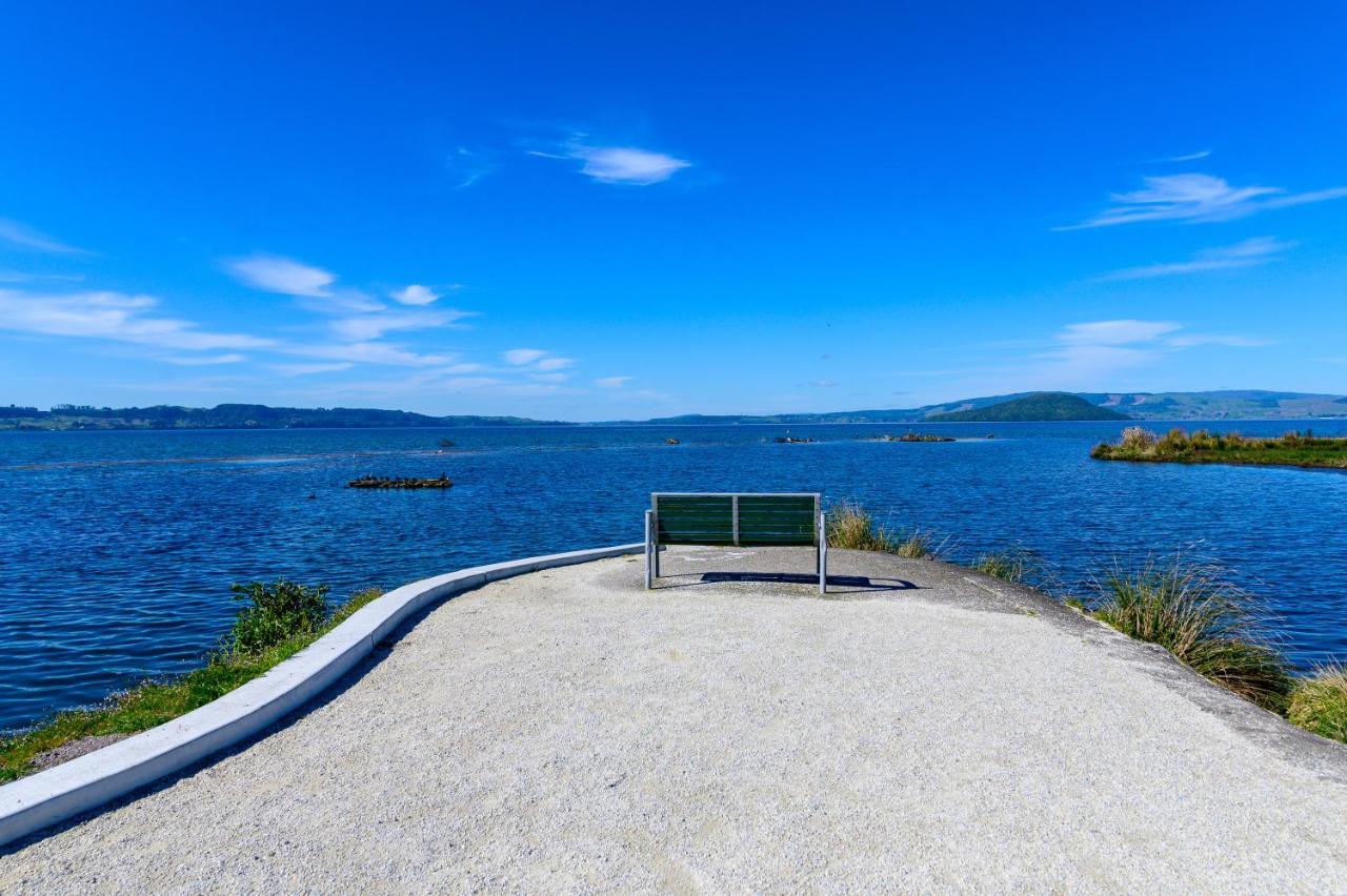 Ngongotaha Lakeside Lodge 外观 照片